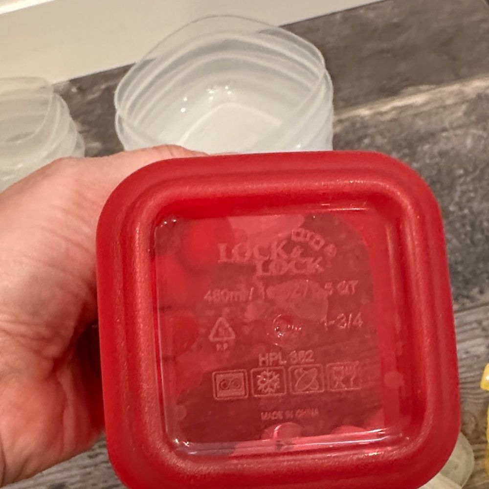 17 Piece Food Storage Container Bundle: Tupperware, Rubbermaid, Lock&Lock - Picture 11 of 14